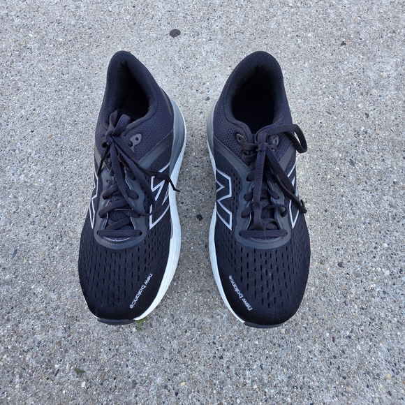 New Balance Fresh Foam 1540 X Rollbar Black and White Sneaker Women Size 10B - Picture 5 of 16